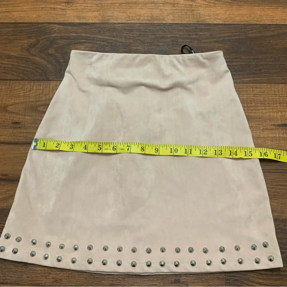 Forever 21 Blush Beige Faux Suede Studded Hem Mini Skirt Women's Size XS